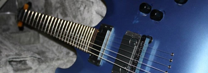 Dialtone Pickups travelling guitar